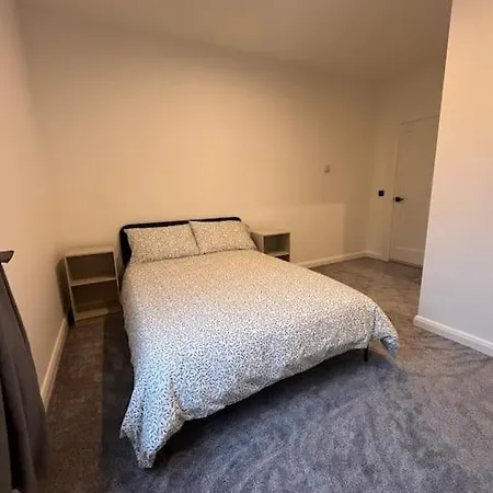 Deerpark Semi Sleeps 8 With Sofa Bed Апартаменты *