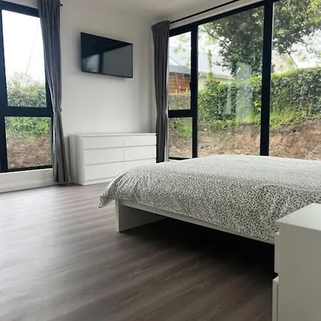 Deerpark Semi Sleeps 8 With Sofa Bed Апартаменты *