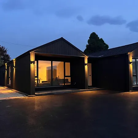 Daire Deerpark Semi Sleeps 8 With Sofa Bed & Optional Extra Outdoor Sauna