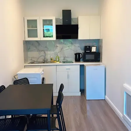 Deerpark Semi Sleeps 8 With Sofa Bed *