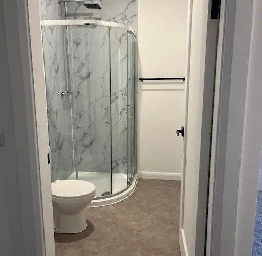 شقة Deerpark Semi Sleeps 8 With Sofa Bed & Optional Extra Outdoor Sauna *