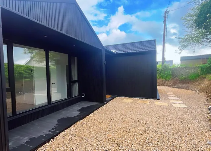 Deerpark Semi Sleeps 8 With Sofa Bed